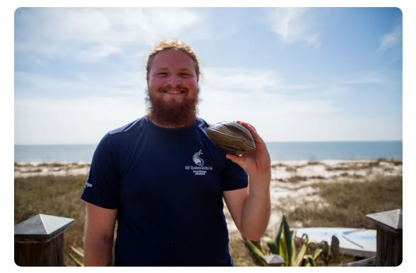 Clam believed to be 200+ years old — named 'Aber-clam Lincoln' — found at Alligator Point