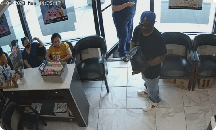 Robber Attempts to Hold up Atlanta Nail Salon