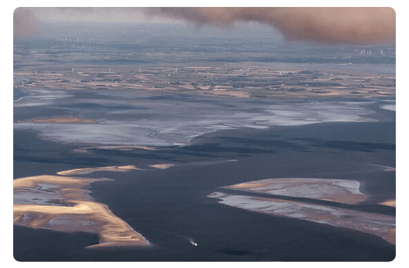 Aerial photo over the North Frisian Wadden Sea | Ralf Roletschek/CC BY-SA 3.0/Wikimedia Commons